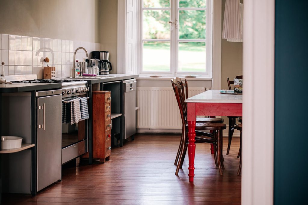 Interiorfotografie, Küche mit Essplatz, Gutshaus Pohnstorf